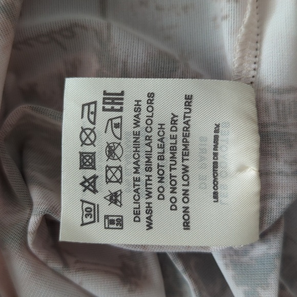 Sheer Wanderlust Top with Thumb Holes (Purchased in the Netherlands 🇳🇱) - Picture 6 of 6